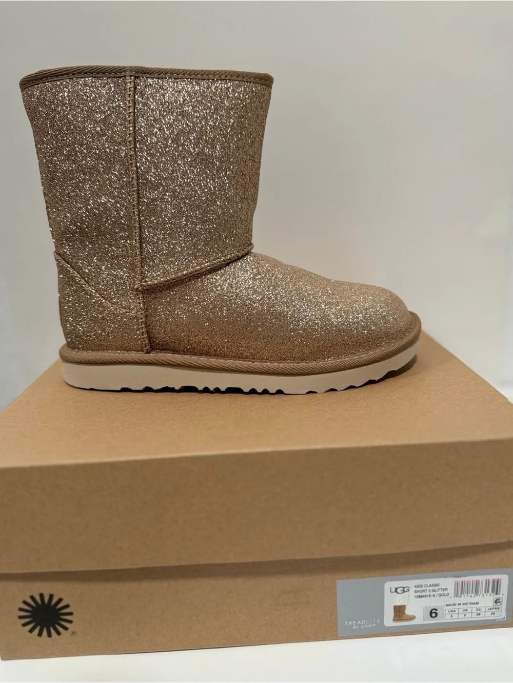 Ugg classic boots girls youth size 6.0 gold glitter NEW with box
